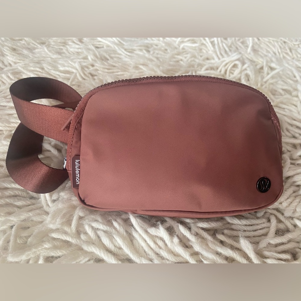 Lululemon Everywhere Bag